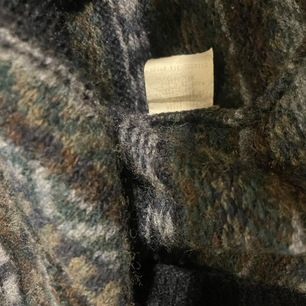 Patterned Crew Neck Sweater - Picture 7 of 7